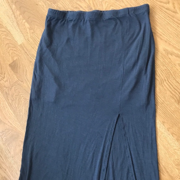 Skirt - Picture 2 of 6